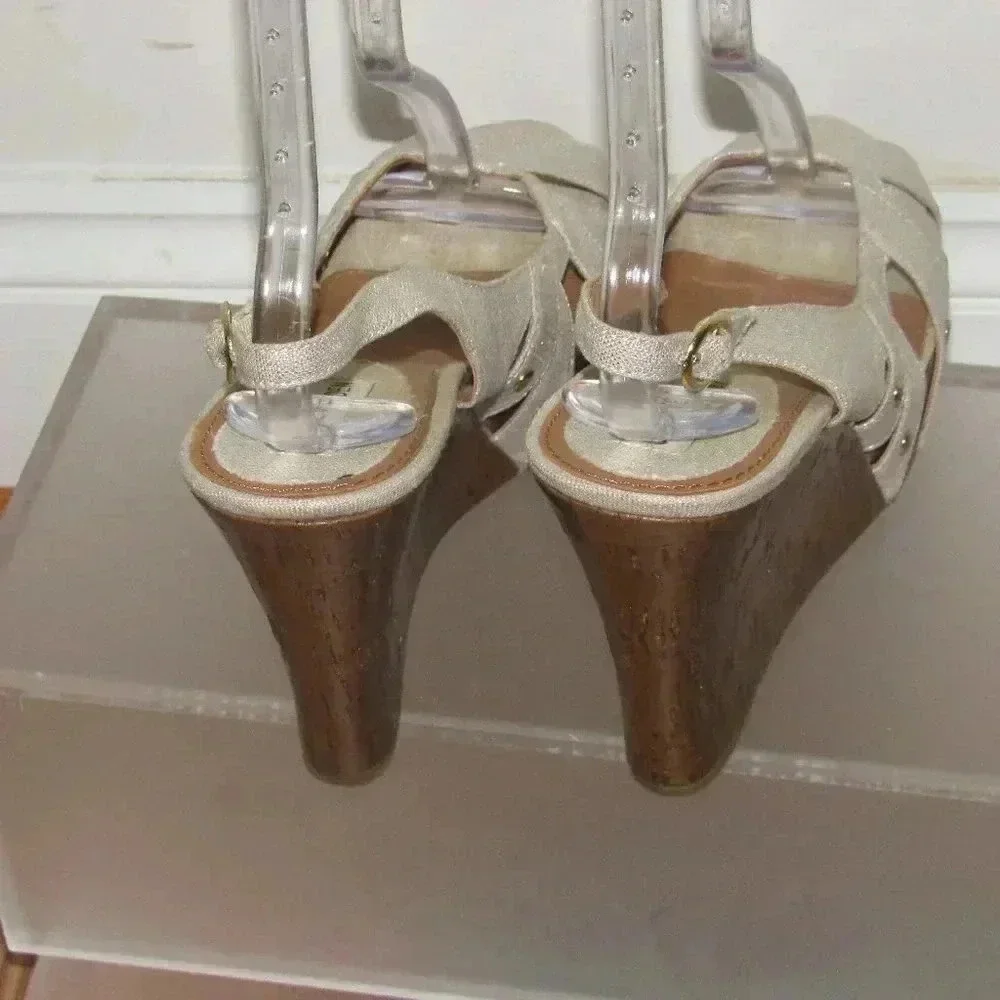 STEVE MADDEN Crazzy Wedge Sandals Shoes Size 8.5M